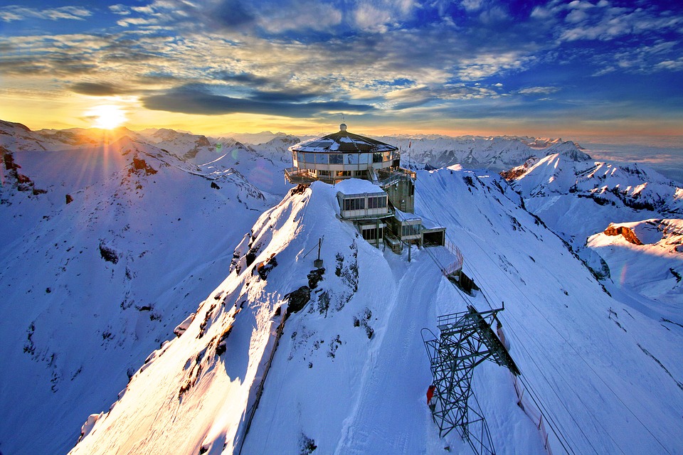 schilthorn-3033448_960_720.jpg