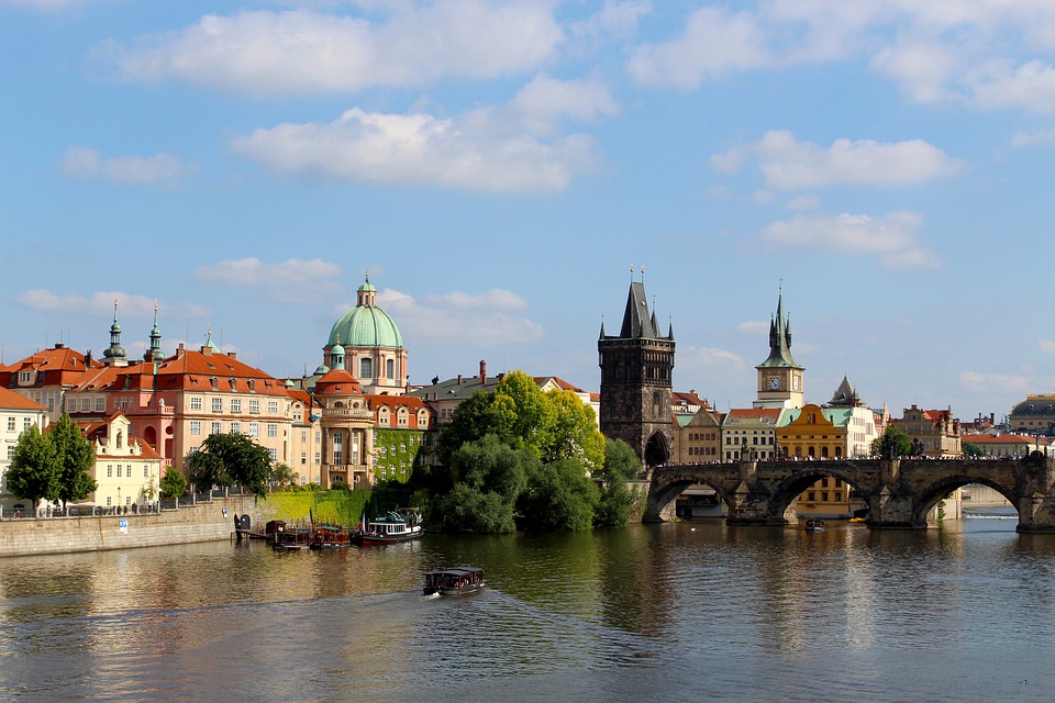 prague-4290878_960_720.jpg